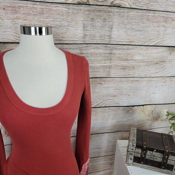 Free People Womens Sweater Meadow Fiesta Cuff Thermal Red Small - Picture 2 of 7